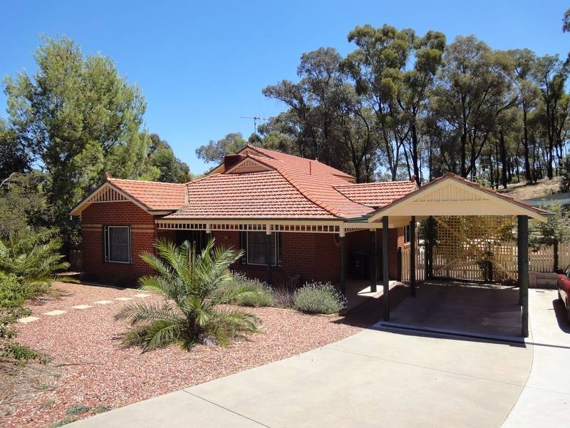 6 Cardogen Place, Kennington VIC 3550