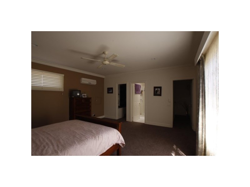 6 Cardogen Place, Kennington VIC 3550