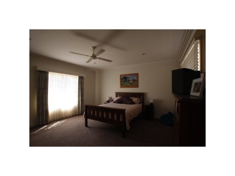 6 Cardogen Place, Kennington VIC 3550