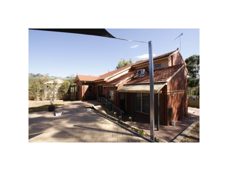 6 Cardogen Place, Kennington VIC 3550