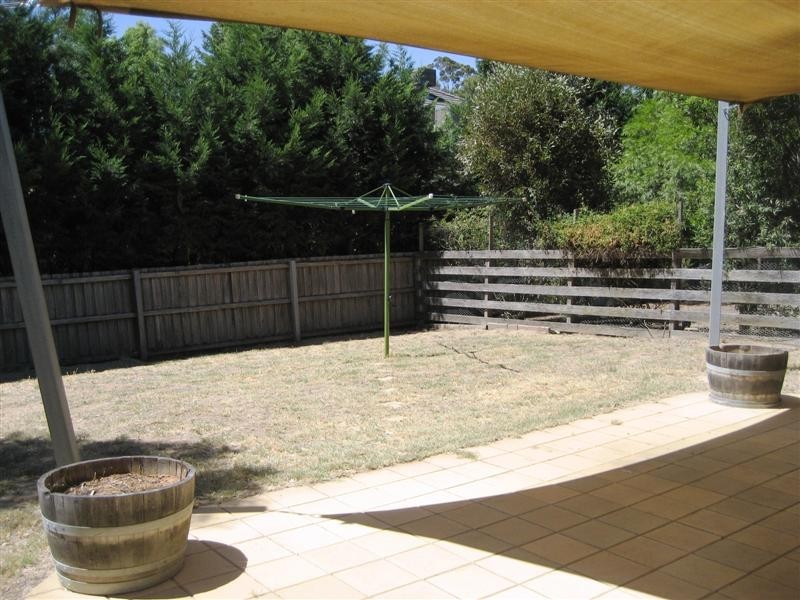 3/4 Carola Court, Kennington VIC 3550
