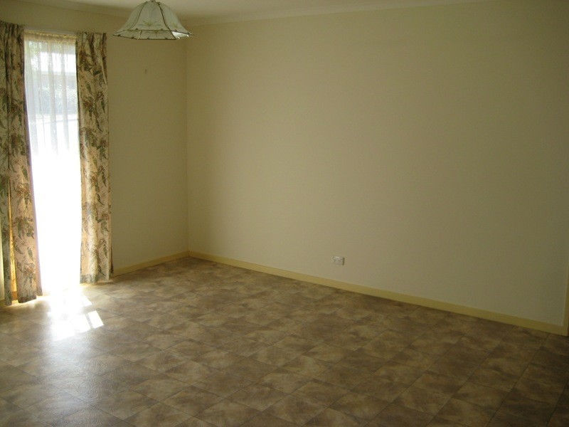 16 Peel Street, Quarry Hill VIC 3550