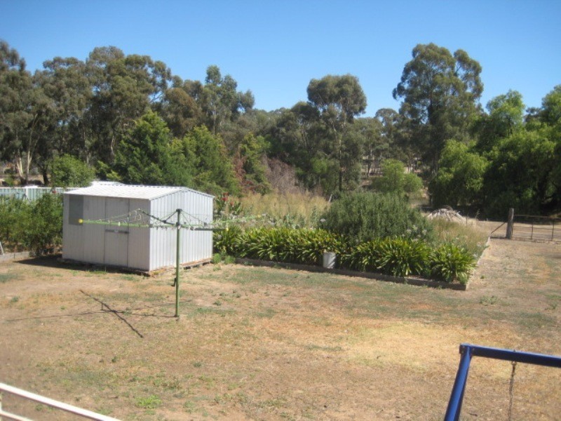 33 Lethebys Road, Eaglehawk VIC 3556