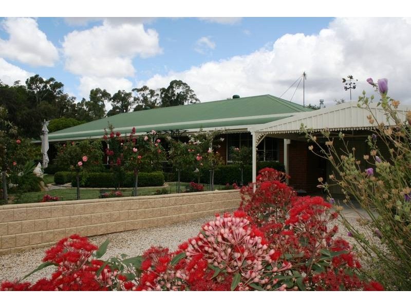 5 Diamond Court, Kangaroo Flat VIC 3555