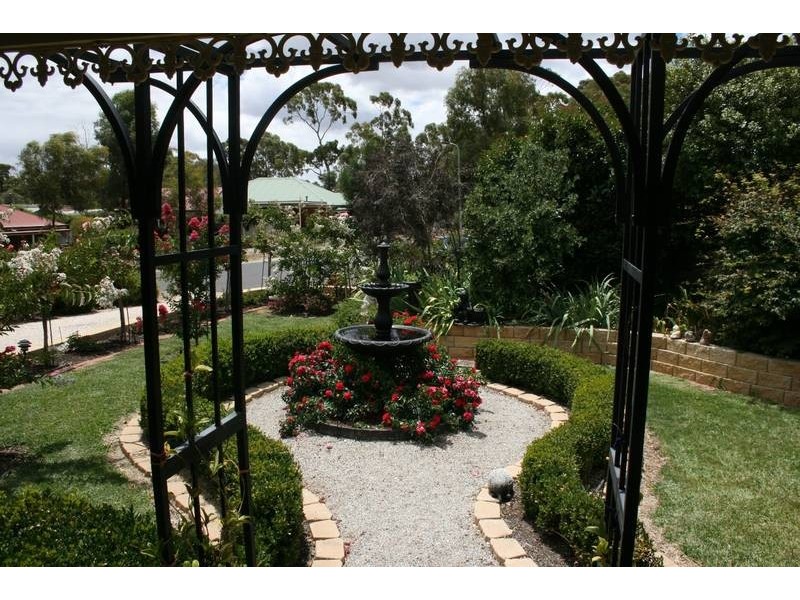 5 Diamond Court, Kangaroo Flat VIC 3555