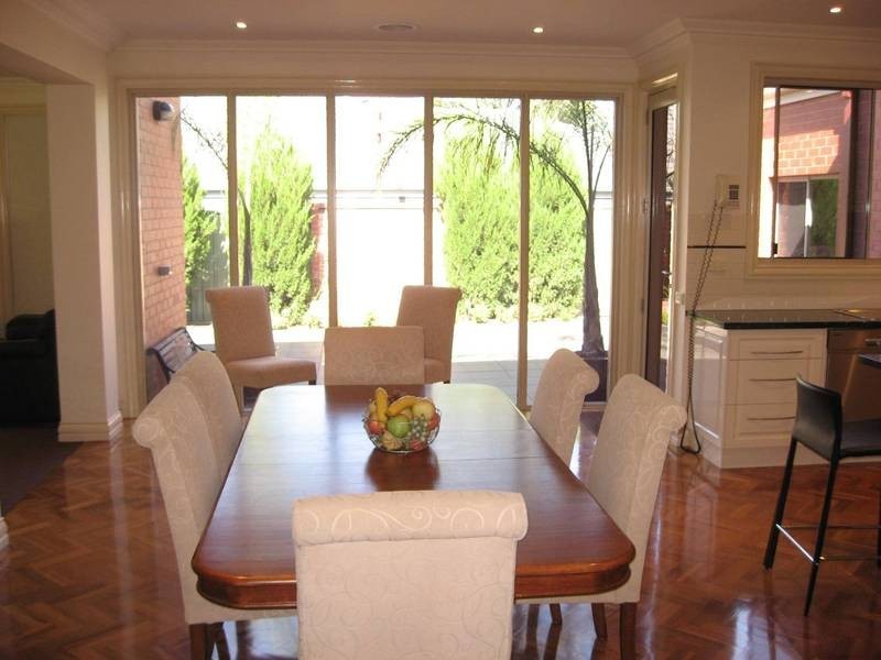 13 Vincent Drive, Strathdale VIC 3550