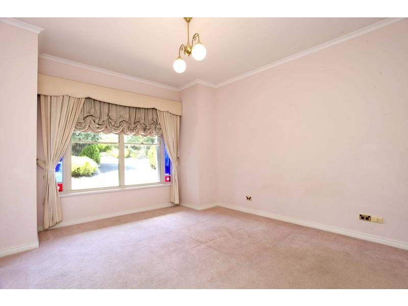 1/19 Landale Drive, Strathdale VIC 3550