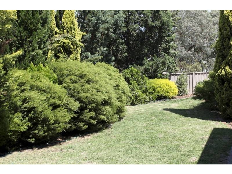 1/19 Landale Drive, Strathdale VIC 3550