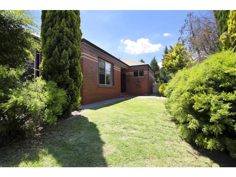 1/19 Landale Drive, Strathdale VIC 3550