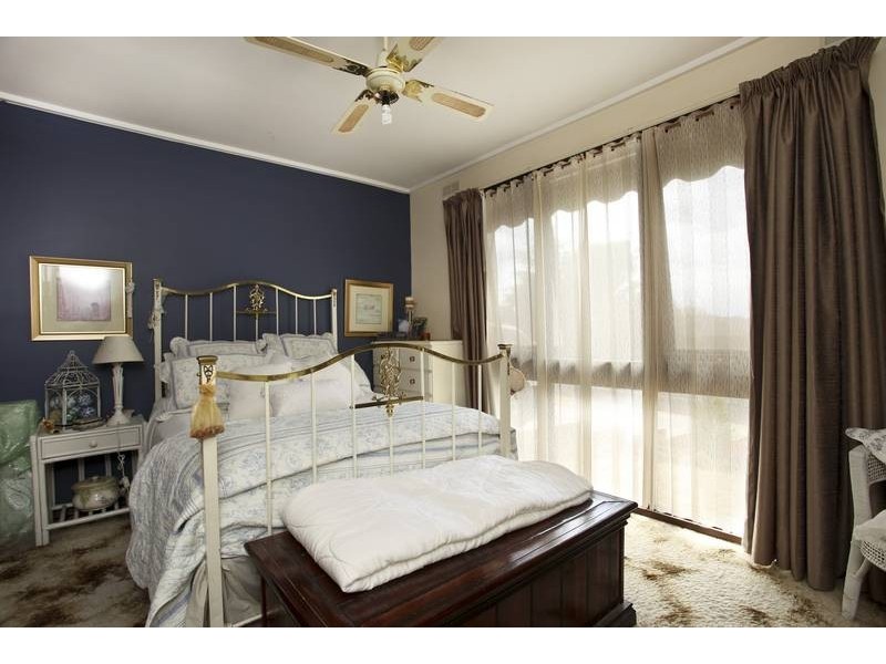 67 Putnam Avenue, Strathdale VIC 3550