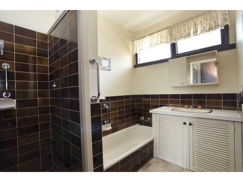 67 Putnam Avenue, Strathdale VIC 3550