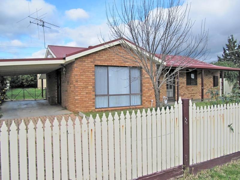 33 Poplar Street, Golden Square VIC 3555