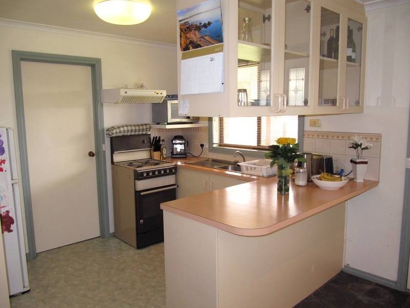 33 Poplar Street, Golden Square VIC 3555