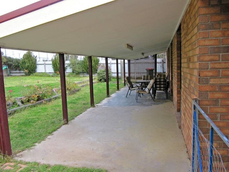 33 Poplar Street, Golden Square VIC 3555