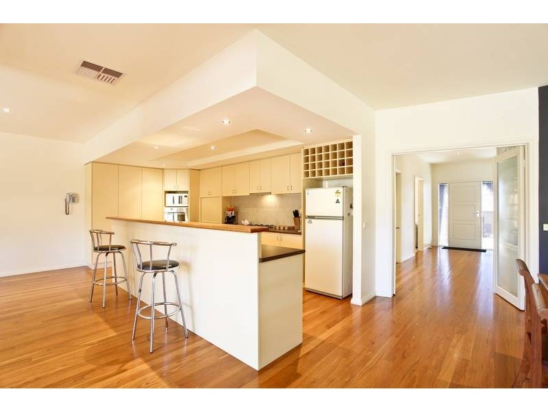 8 Figtree Lane, Strathdale VIC 3550