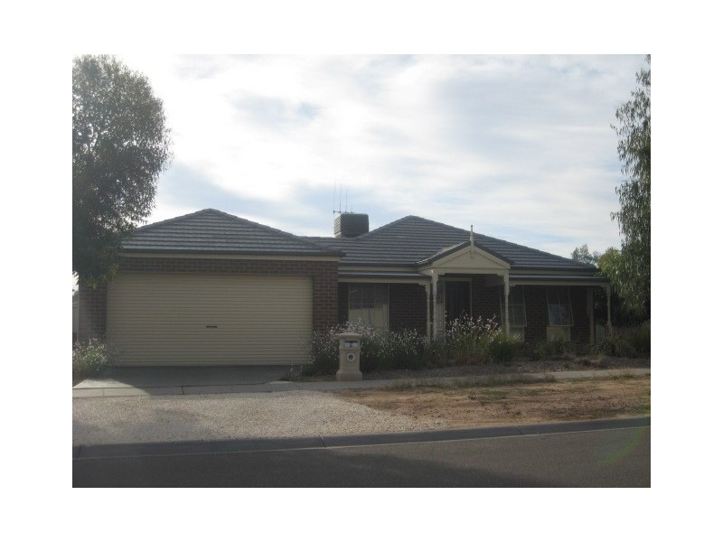 9 Cooba Drive, Epsom VIC 3551