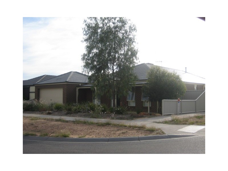9 Cooba Drive, Epsom VIC 3551