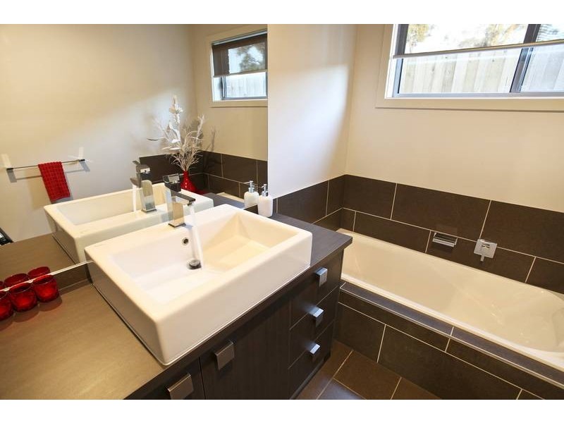 4 Lillie Lane, Strathdale VIC 3550