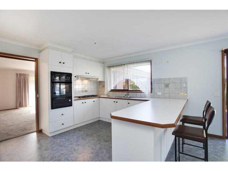 5 Edwina Court, Spring Gully VIC 3550