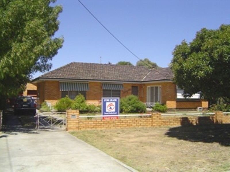 25 Carpenter Street, Kangaroo Flat VIC 3555