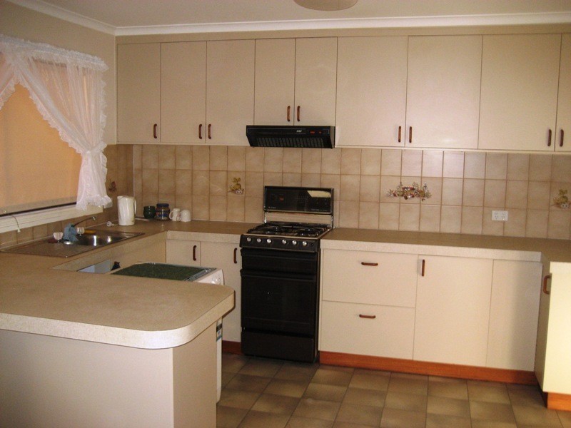 11 Kronk Street, Golden Square VIC 3555