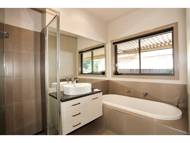 2 Bond Street, Golden Square VIC 3555