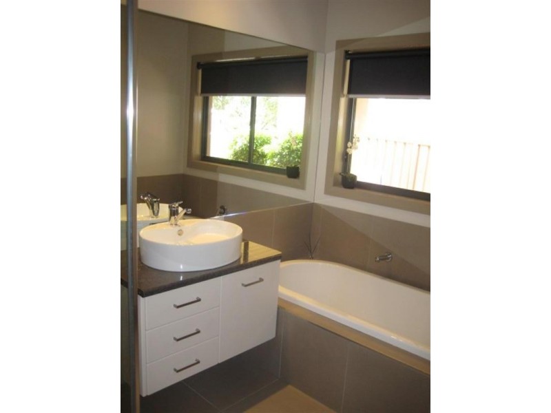 2 Bond Street, Golden Square VIC 3555