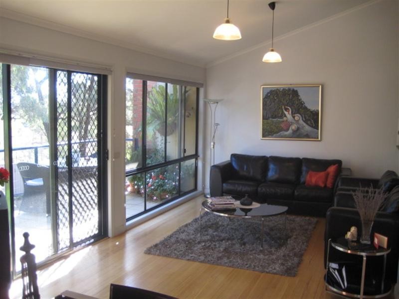 6/50 Houlahan Street, Flora Hill VIC 3550