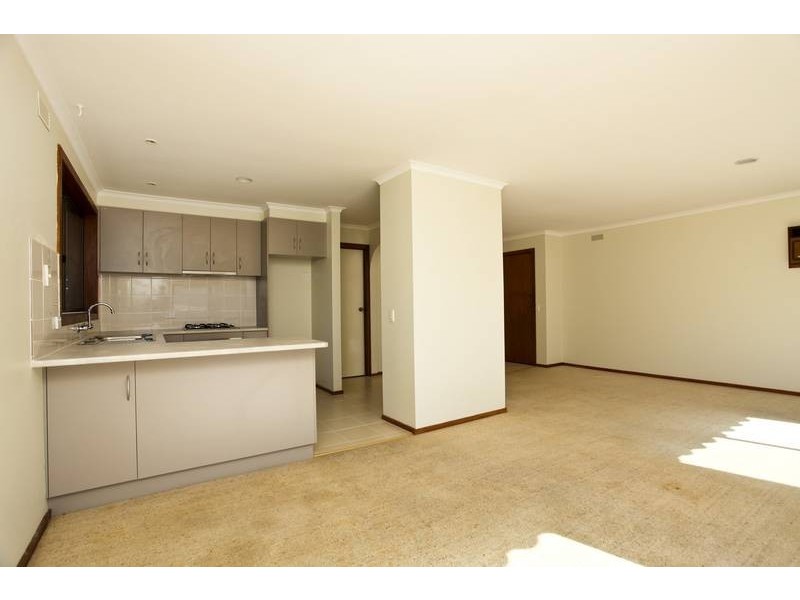 83 Browning Street, Kangaroo Flat VIC 3555