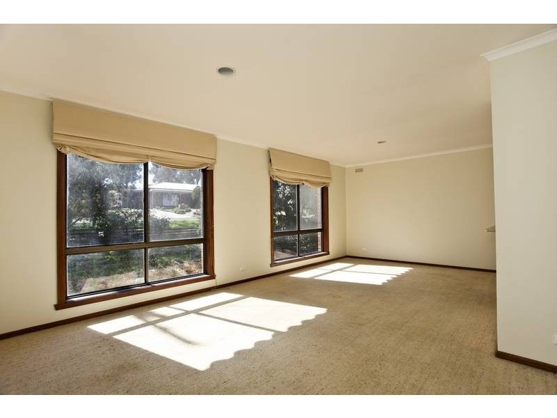 83 Browning Street, Kangaroo Flat VIC 3555