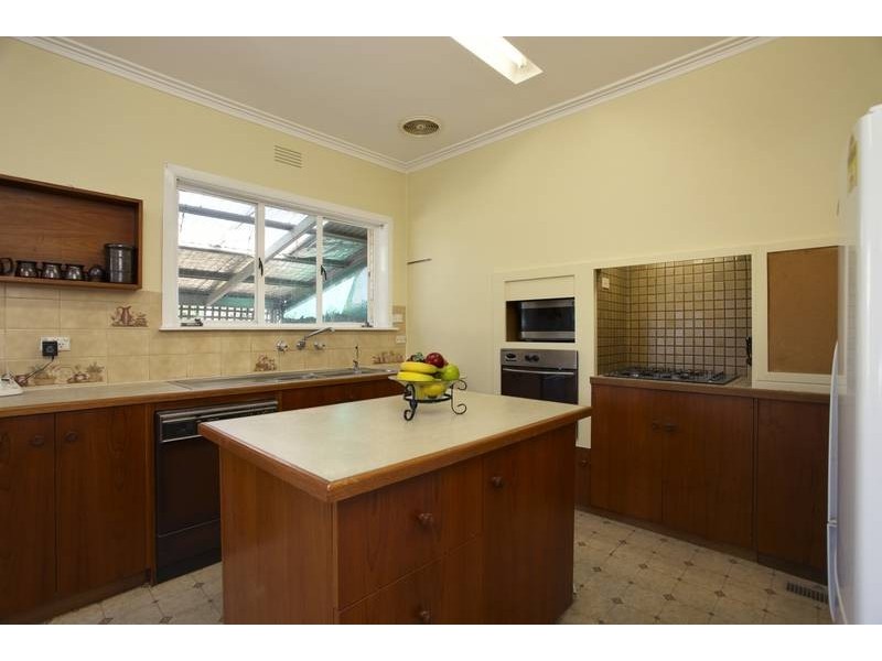 19 Michael Street, Kennington VIC 3550