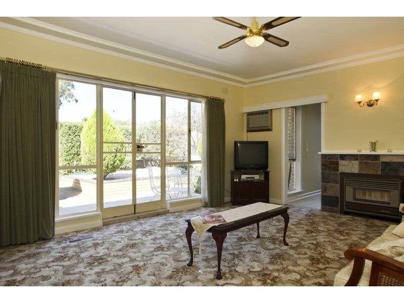 19 Michael Street, Kennington VIC 3550