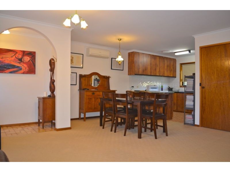 3/12 Retreat Road, Flora Hill VIC 3550