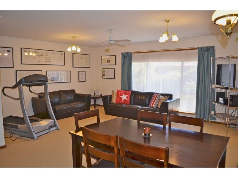 3/12 Retreat Road, Flora Hill VIC 3550