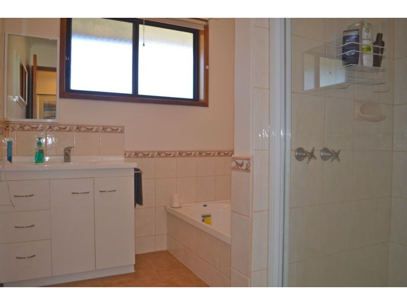 3/12 Retreat Road, Flora Hill VIC 3550