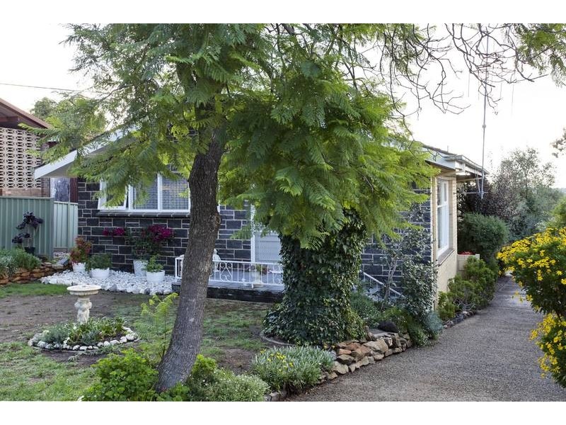 19 Leigh Avenue, Flora Hill VIC 3550