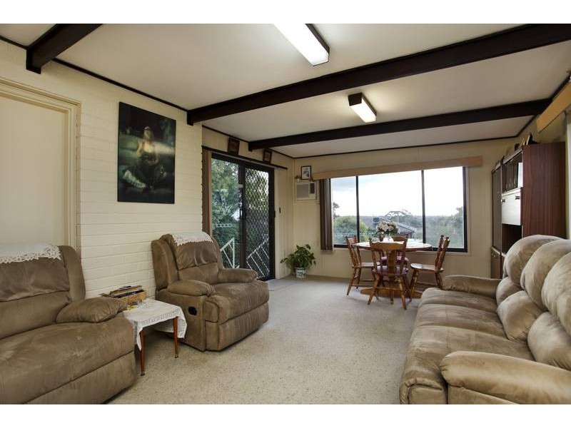 19 Leigh Avenue, Flora Hill VIC 3550