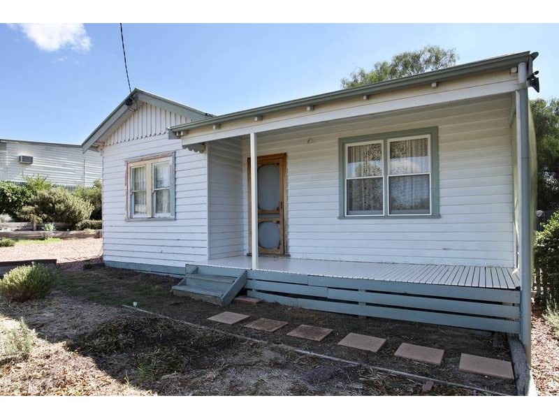 4 Thomas Street, California Gully VIC 3556