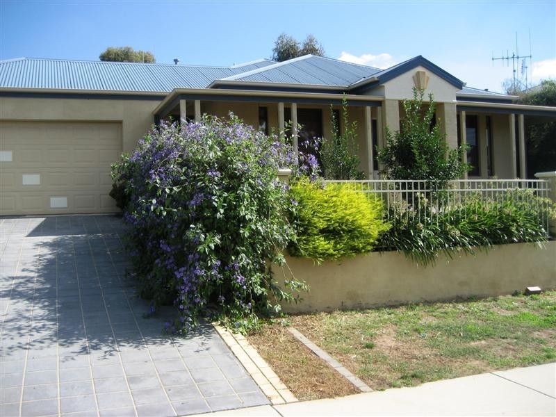 20 Keogh Drive, Spring Gully VIC 3550