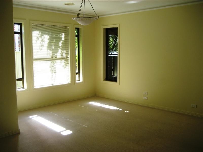 20 Keogh Drive, Spring Gully VIC 3550