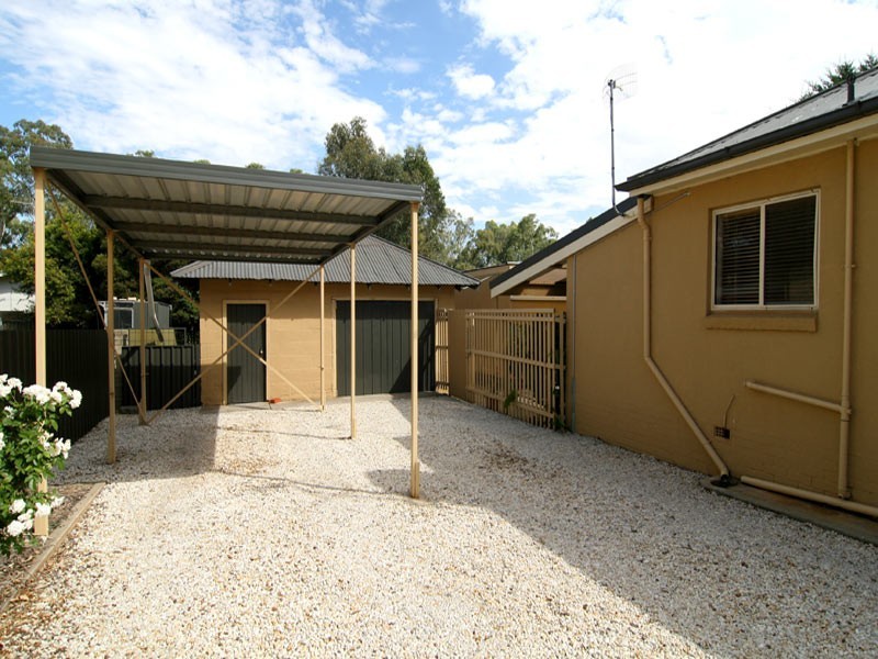 352 High Street, Kangaroo Flat VIC 3555
