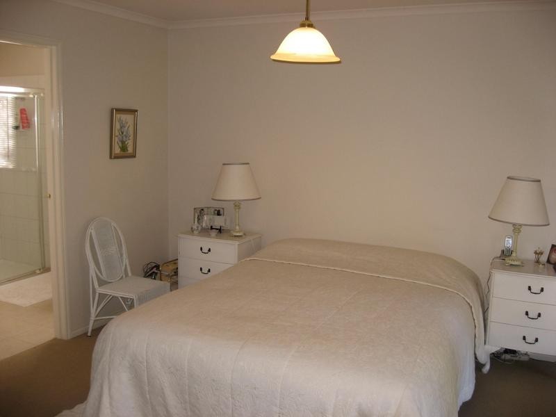 2 Lyndale Court, Flora Hill VIC 3550