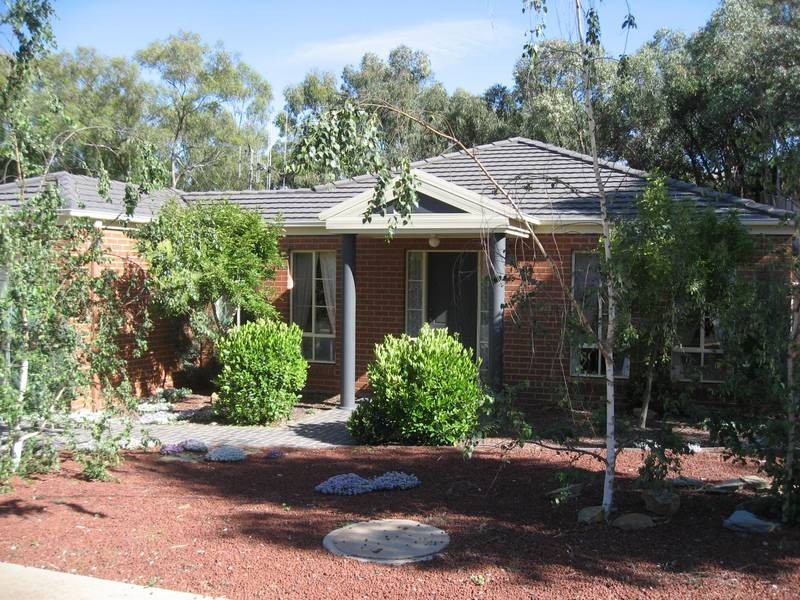 2 Lyndale Court, Flora Hill VIC 3550