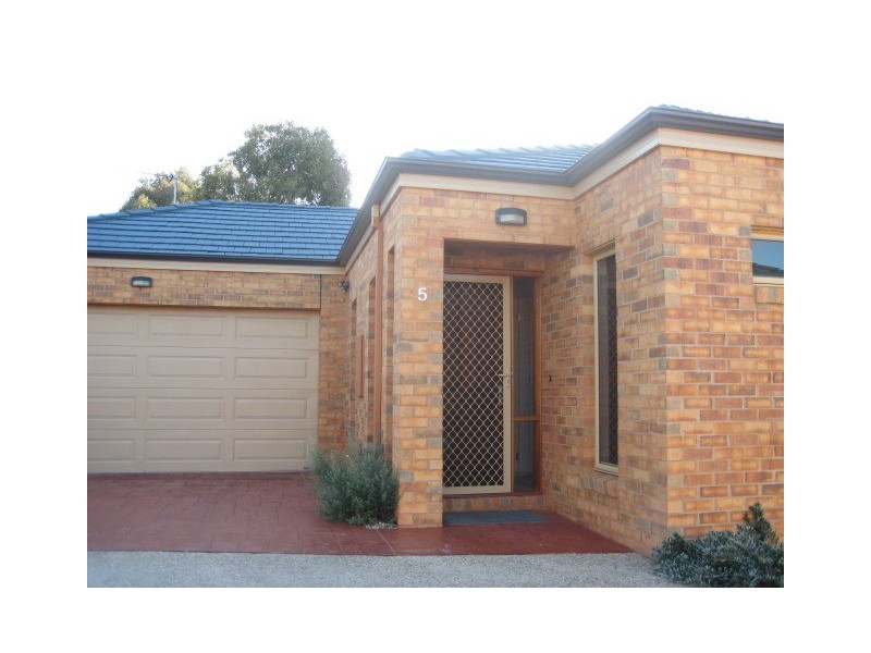 5/6 Friswell Avenue, Flora Hill VIC 3550