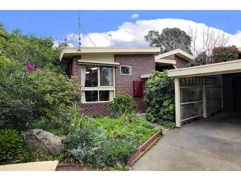 27 Eastern Road, Strathdale VIC 3550