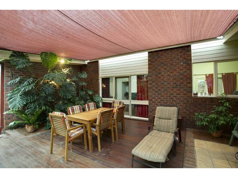 27 Eastern Road, Strathdale VIC 3550