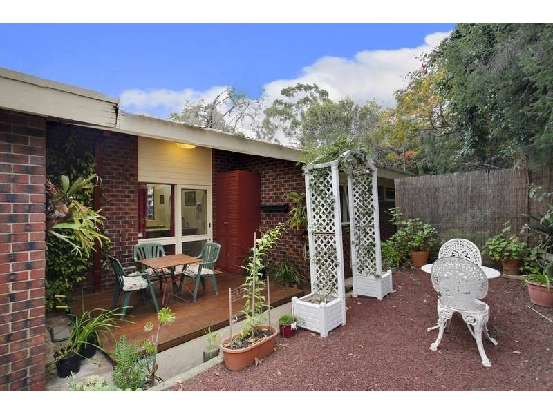 27 Eastern Road, Strathdale VIC 3550