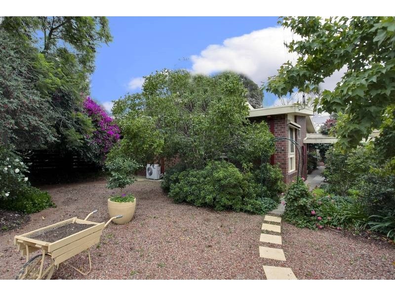 27 Eastern Road, Strathdale VIC 3550