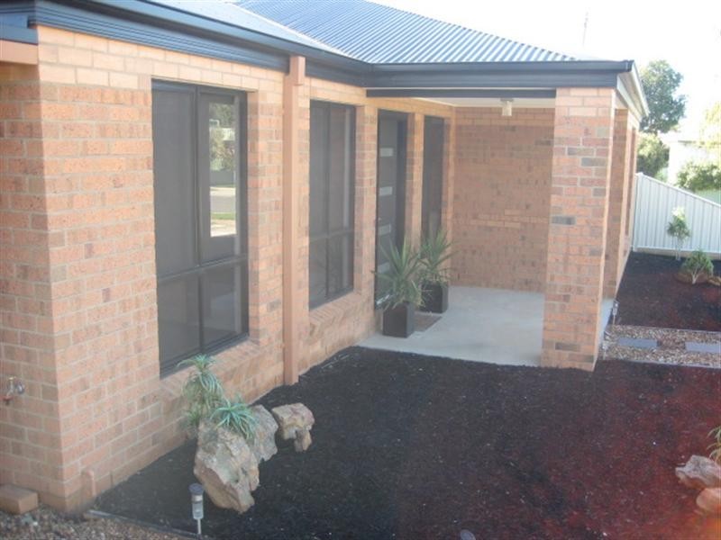 8 Kirby Street, Golden Square VIC 3555