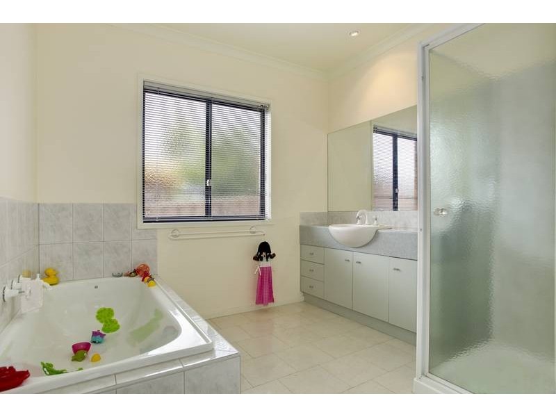 50 Kendall Street, Spring Gully VIC 3550